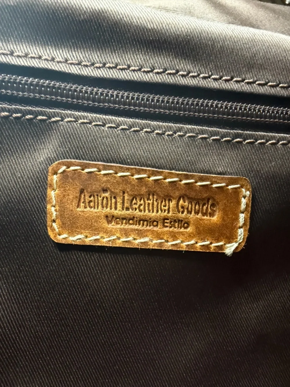Aaron Leather Goods travel style